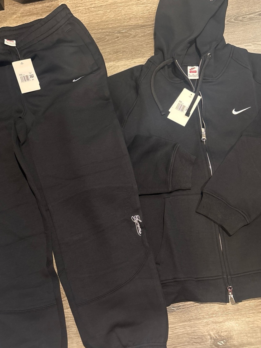 Nike Supreme Black
